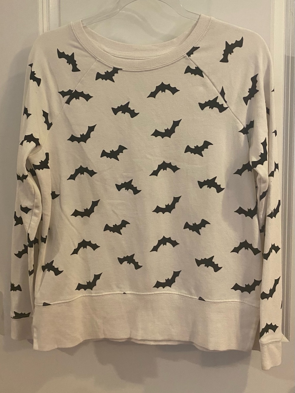 Grayson Threads Sweatshirt Sz M White Black Bat Graphic V-neck Halloween